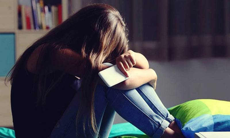 Mengapa rangkaian sosial mempengaruhi kesihatan mental gadis?
