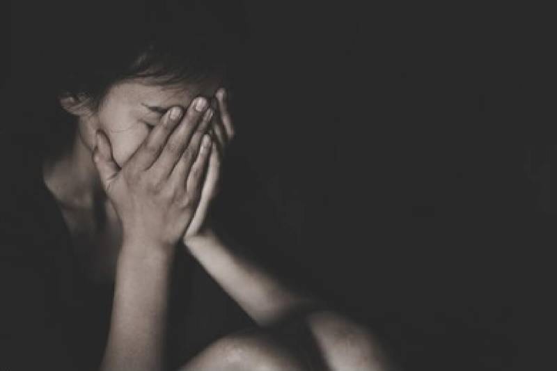 Anak perempuan saya adalah mangsa keganasan jantina, apa yang perlu saya lakukan?