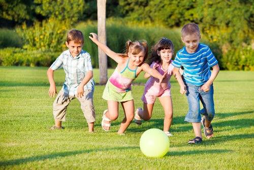 O esporte ajuda a melhorar a atenção em crianças