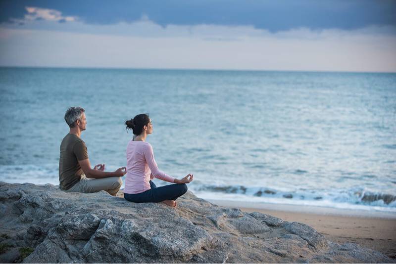 A meditação ajuda a melhorar o relacionamento com os outros?